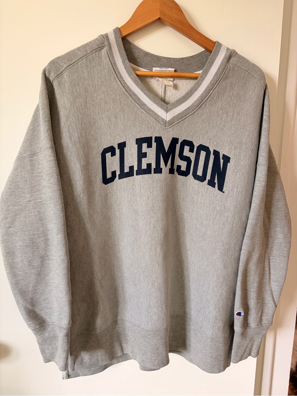 Champion Reverse Weave Clemson Tigers V-Neck Sweatshirt Gray Medium